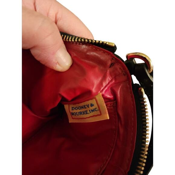 Dooney & Bourke Black Genuine Calf Leather Pleated Wristlet - Picture 4 of 9